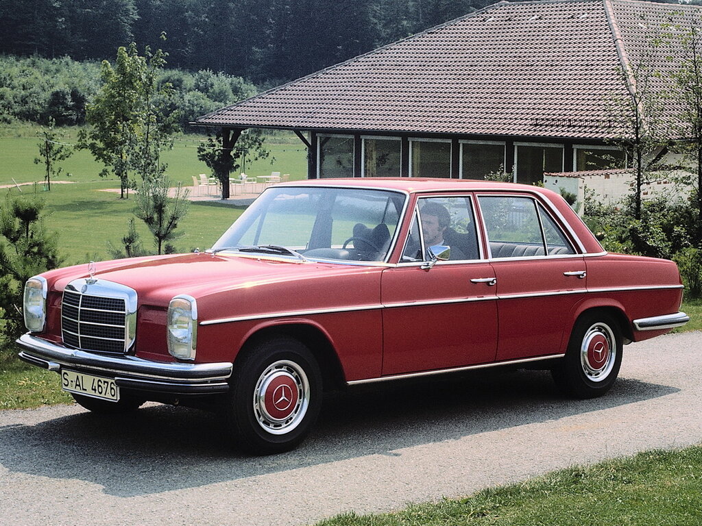 Mercedes-Benz W114 (W114.010, W114.011, W114.015, W114.060, W114.062) 1 поколение, седан (07.1967 - 08.1973)